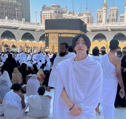بالفيديو.. يوتيوبر كوري: أخيرا أتيت إلى مكة بعد أن اختارني الله فأسلمت