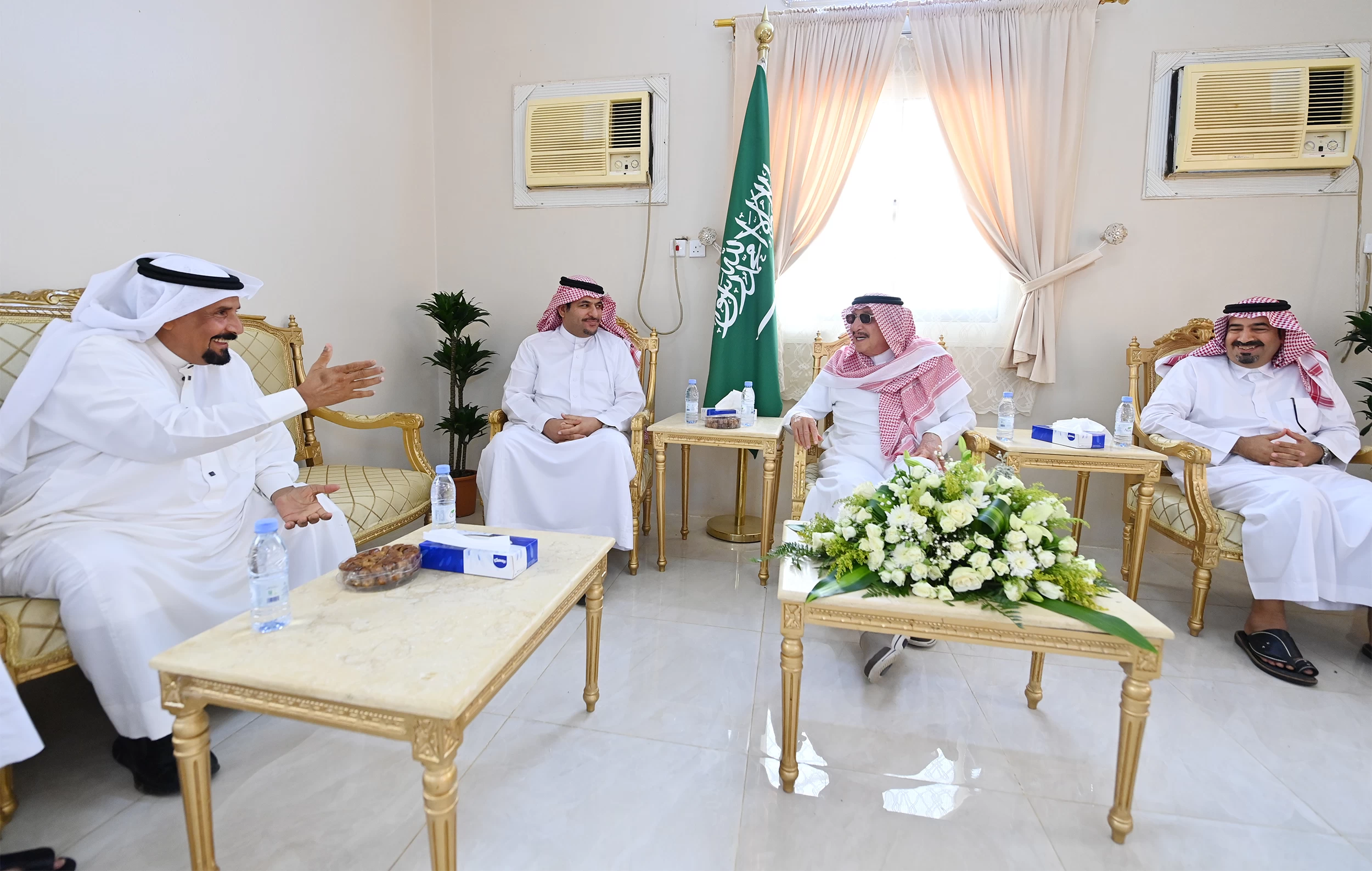 سمو أمير منطقة جازان يزور عدداً من مشايخ محافظتي بيش والريث 