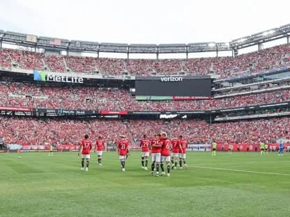 بحلول نهاية العام .. السماح بلعب مباريات الدوري المحلي في الخارج