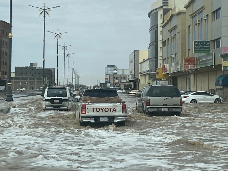 "الأرصاد" يرفع درجة التنبيه إلى تحذير من عواصف رعدية مصحوبة بأمطار غزيرة على تبوك