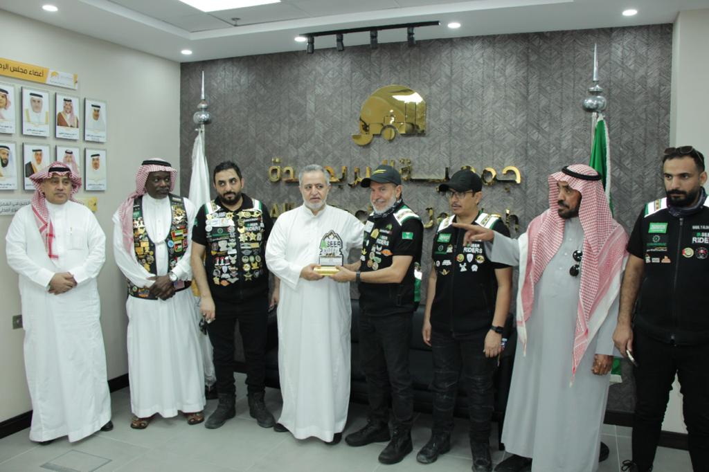 مجموعة من درَّاجي عسير ومحايل وبيشة وجيزان يزورون "بر جدة" لدعم العمل الاجتماعي التطوعي 