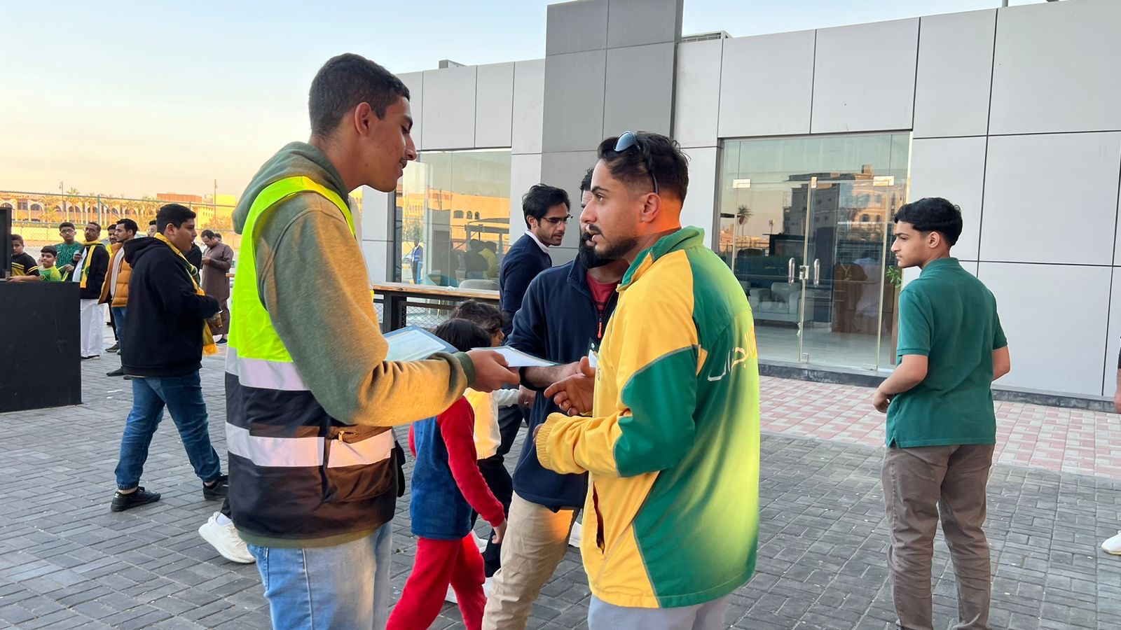 "الذوق العام" تطلق برنامجها في دوري المحترفين