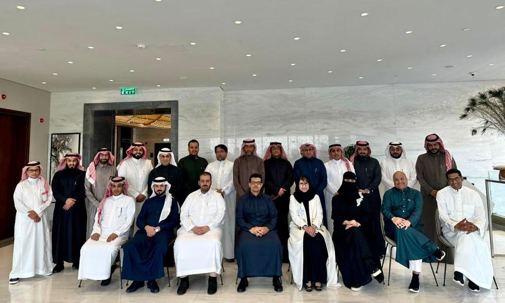 "رحلة تطوير القيادات الصحية" دورة تنفيذية في تجمع الرياض الصحي الأول