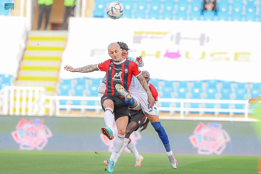 الرائد يتغلب على أبها في مباراة من الجولة الـ 16