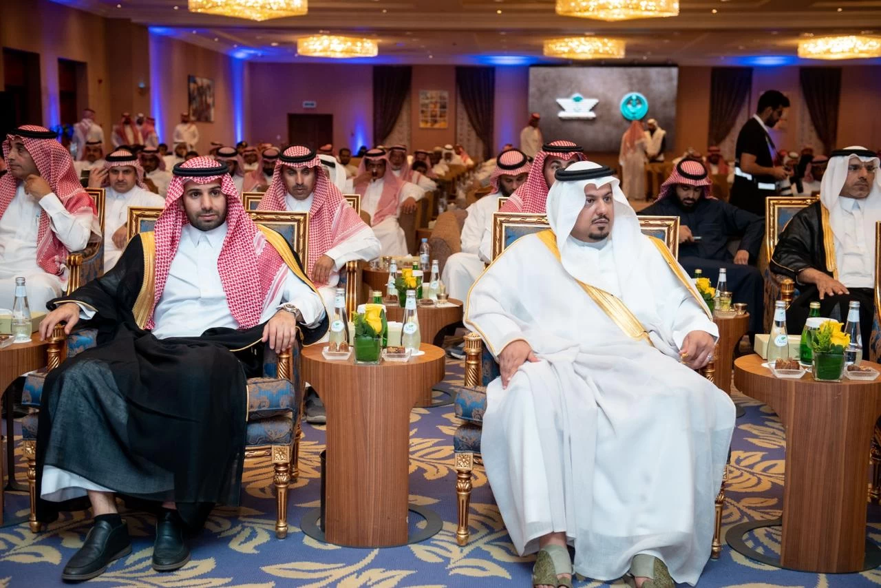 كفيف تزف ٧٠ شاباً وفتاة لعش الزوجية: