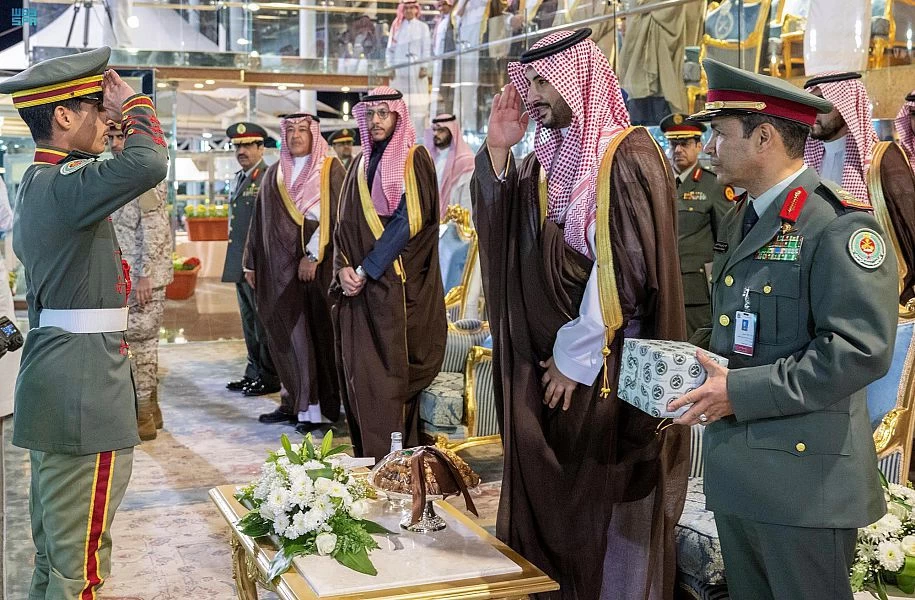 سمو وزير الدفاع يرعى حفل تخريج الدفعة (20) من طلبة كلية الملك عبدالله للدفاع الجوي