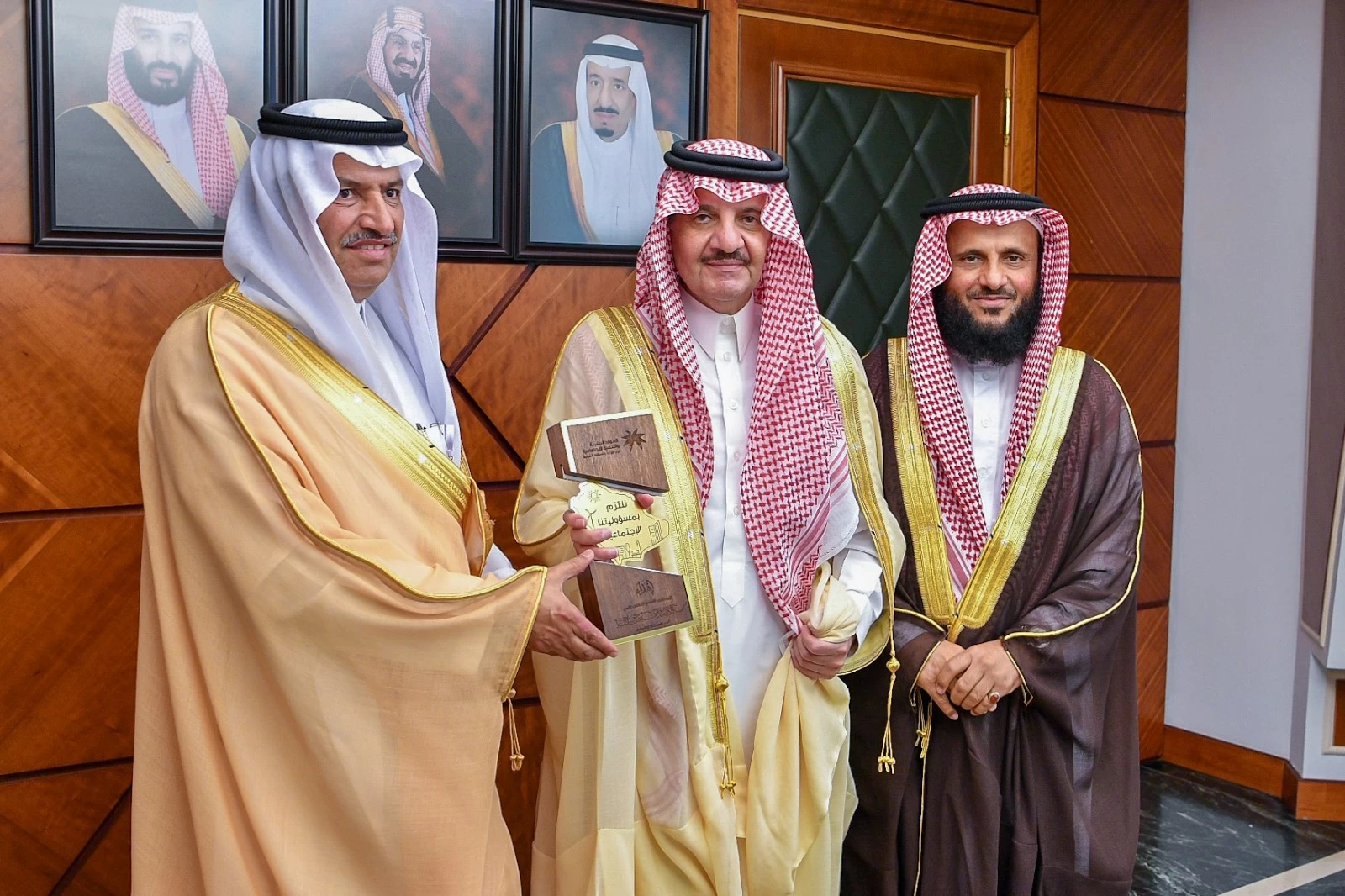أمير الشرقية يدشن النسخة الثانية من برنامج "بر الاجتماعي" 