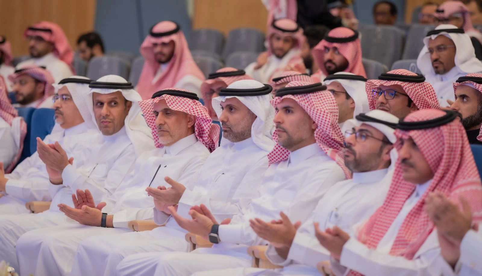 الجلاجل يرعى حفل تخريج أطباء أكاديمية طب الأسرة بـ "سعود الطبية" ويفتتح عددًا من المشاريع 