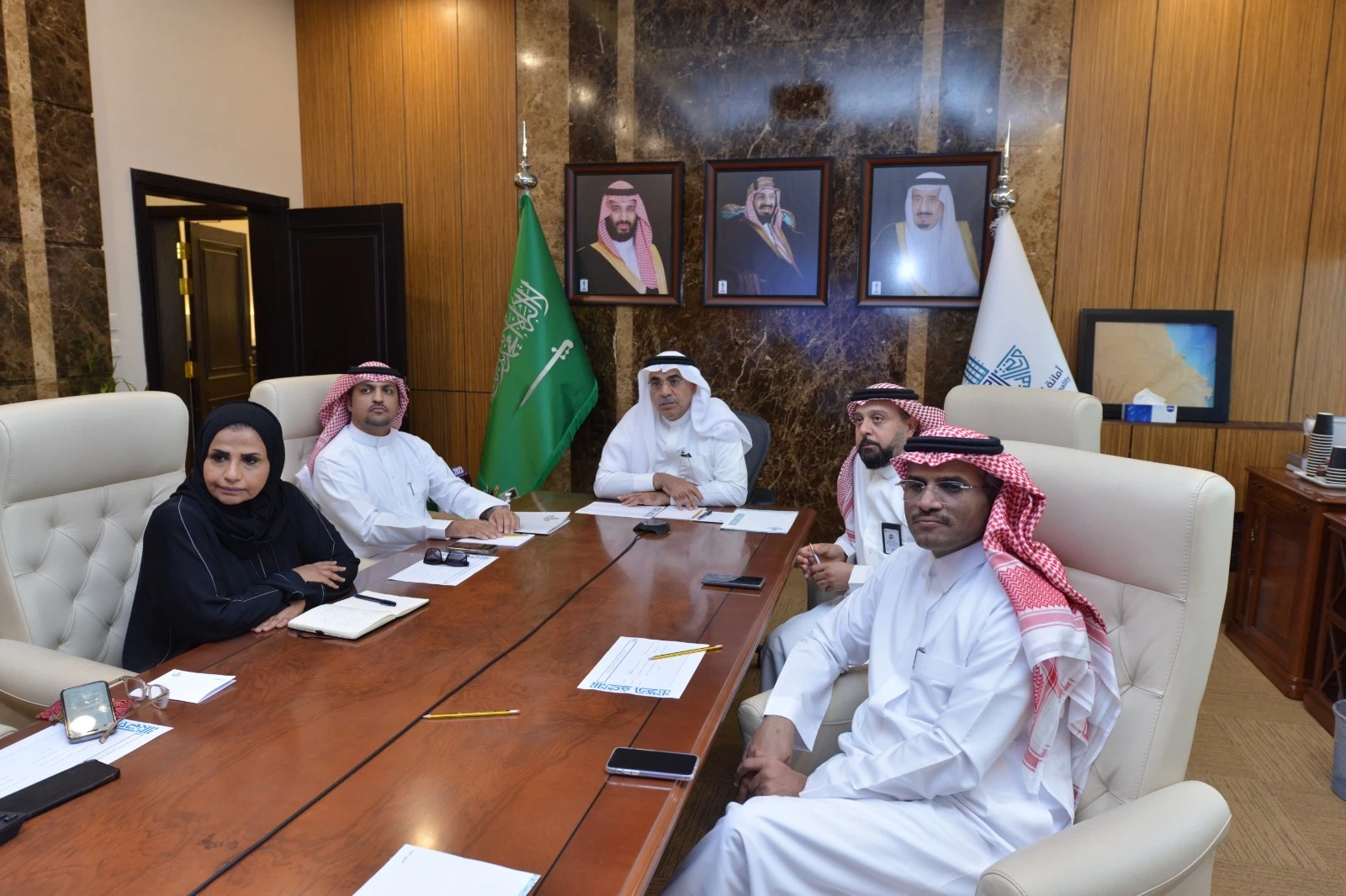 أمين الشرقية يشدد على اعمال الرقابة خلال ترأس الاجتماع الأسبوعي لبرنامج تحسين المشهد الحضري