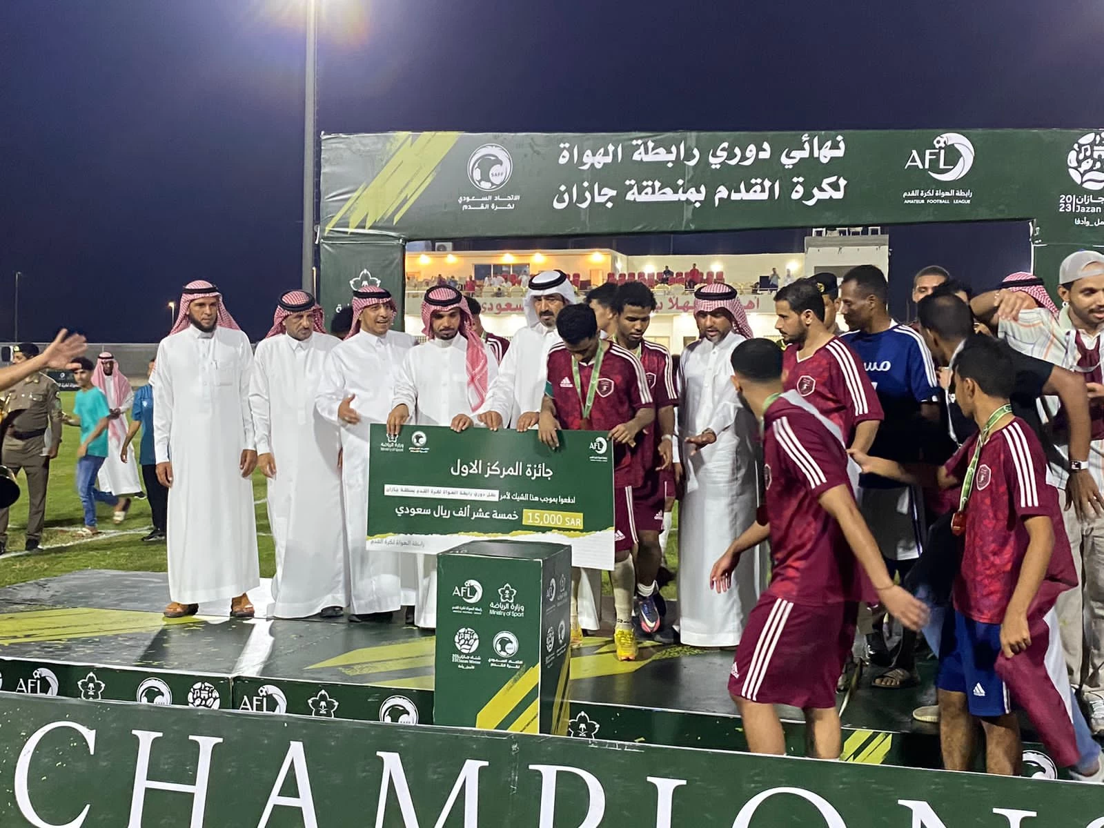 محافظ بيش يتوج مسلية بطل دوري رابطة الهواة لكرة القدم بمنطقة جازان 