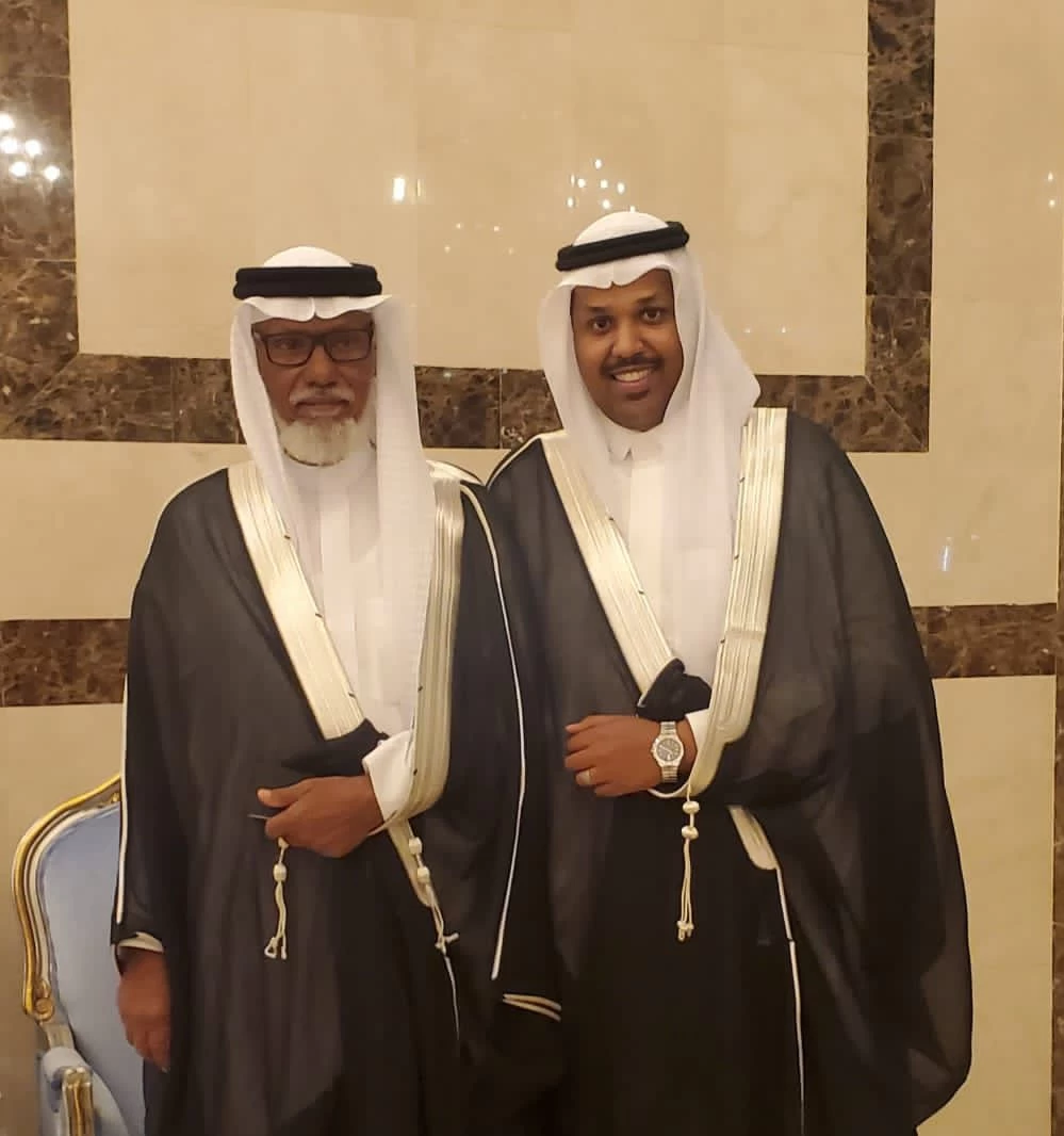 الشاب علي دهل يدخل القفص الذهبي 