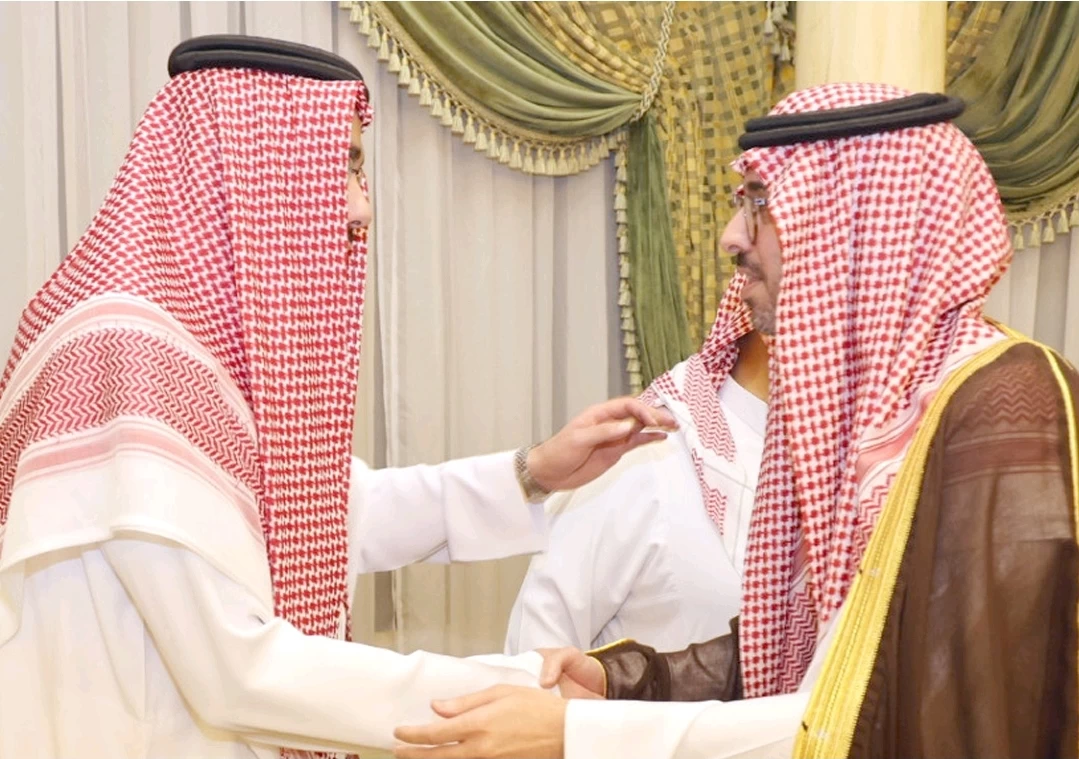 أمراء ووزراء ومسؤولون يعزون الأمير منصور بن طلال بن منصور
