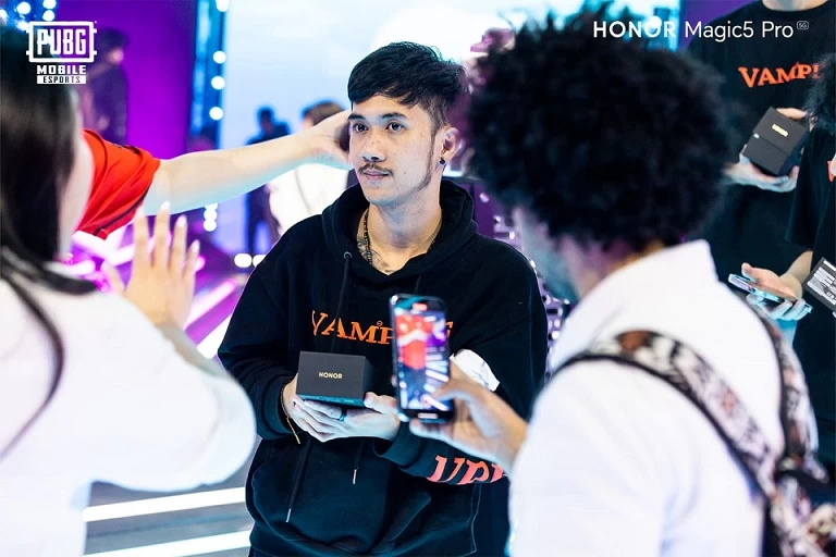 هاتف HONOR Magic5 Pro يتألق في منافسات PUBG Mobile