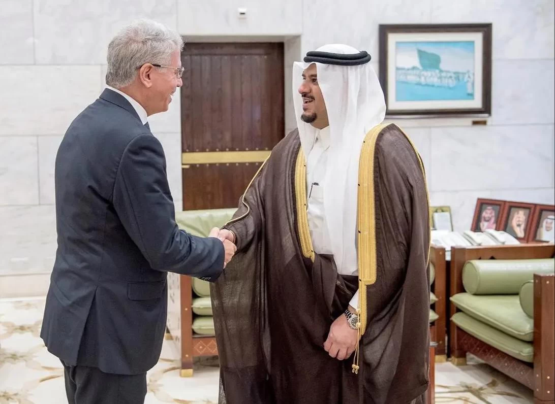 سمو نائب أمير منطقة الرياض يستقبل السفير الجزائري لدى المملكة
