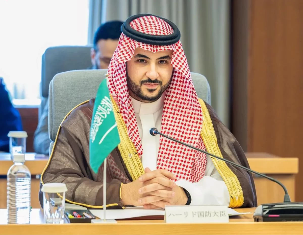 سمو وزير الدفاع ووزير الدفاع الياباني يستعرضان العلاقات الثنائية ويبحثان تعزيز التعاون في المجال العسكري والدفاعي