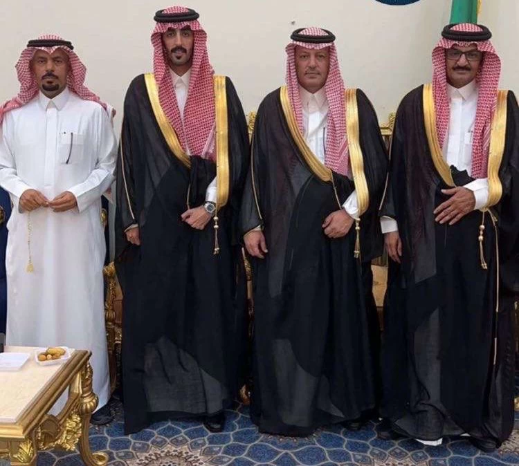 "الهواشلة"يحتفل بزواج نجله