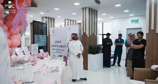مدير إدارة المراكز الصحية بالقطاع الجنوبي أحمد سخيلي يدشن برنامج التوعية بأهمية الكشف المبكر عن سرطان الثدي