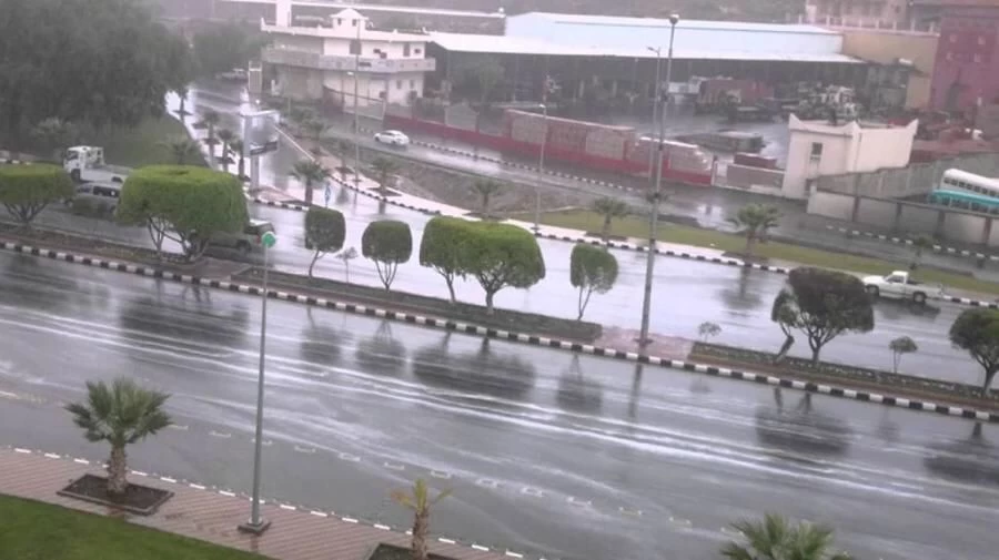 المركز الوطني للأرصاد ينبه من هطول أمطار غزيرة على منطقة عسير