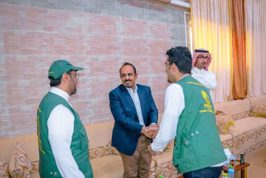 محافظ حضرموت يلتقي وفدي مركز الملك سلمان للإغاثة و جميعة إنسان 