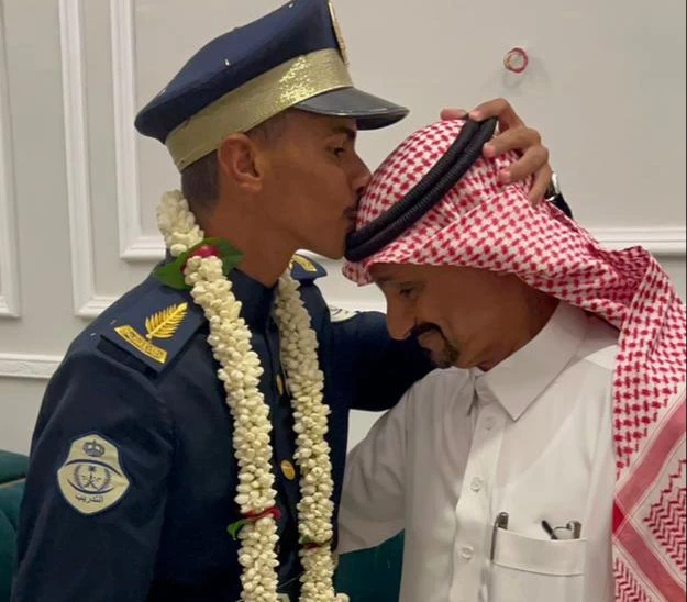 تخرج "نواف" ابن الزميل "مشهور" من دورة قيادة تدريب الأمن العام