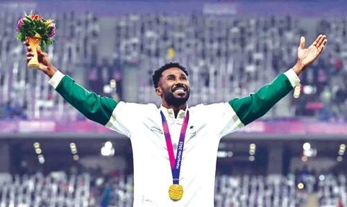 العداء يوسف مسرحي يمنح الوطن الذهبية الأولى في دورة الألعاب 