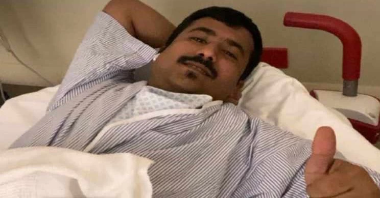 ​​​​​​​الشاب محمد الرويلي يضرب أروع الأمثله ويتبرع بكليته لوالدته 