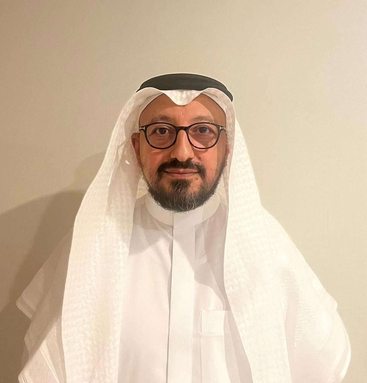 محمود فقيه يفتتح المعرض التشكيلي الجماعي مدارس وألوان 2023