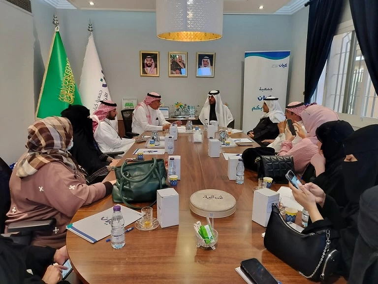 فريق "النجاح" التطوعي يزور جمعية "كيان " ويبحث سبل التعاون معها  