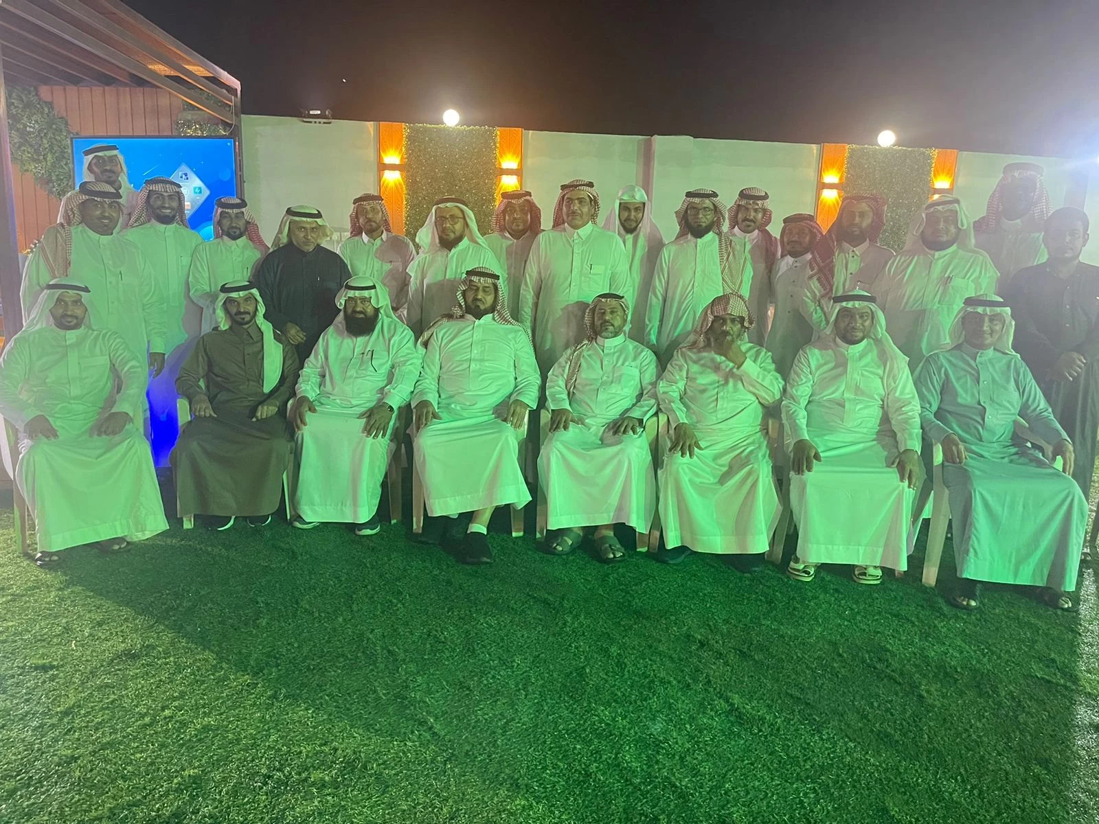 مدرسة النجامية المتوسطة والثانوية" تحتفي بمعلميها المتقاعدين