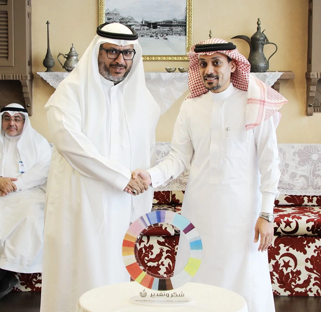 غرفة مكة تكرم المستشار أحمد العمودي لجهوده في توعية وتأهيل رواد الأعمال