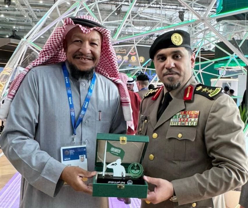 الزميل الإعلامي "سعيد العجل" يتلقى تكريماً من وزارة الداخلية 