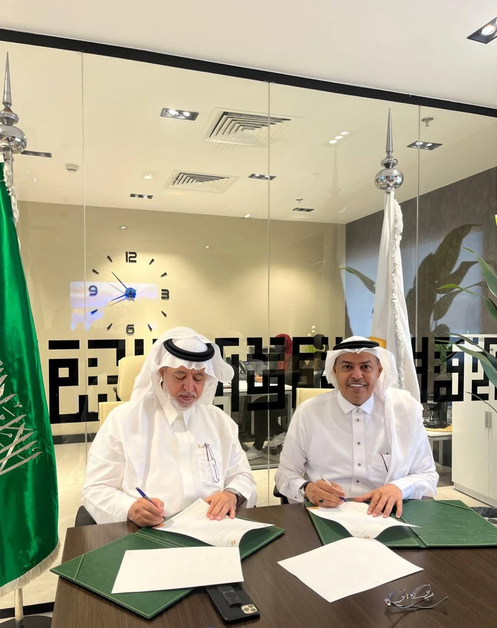 "بر جدة" ووقف الوالدين يوقعان مذكرتي تفاهم مع جمعية شفا للتنمية الصحية لإثراء العمل التطوعي الصحي