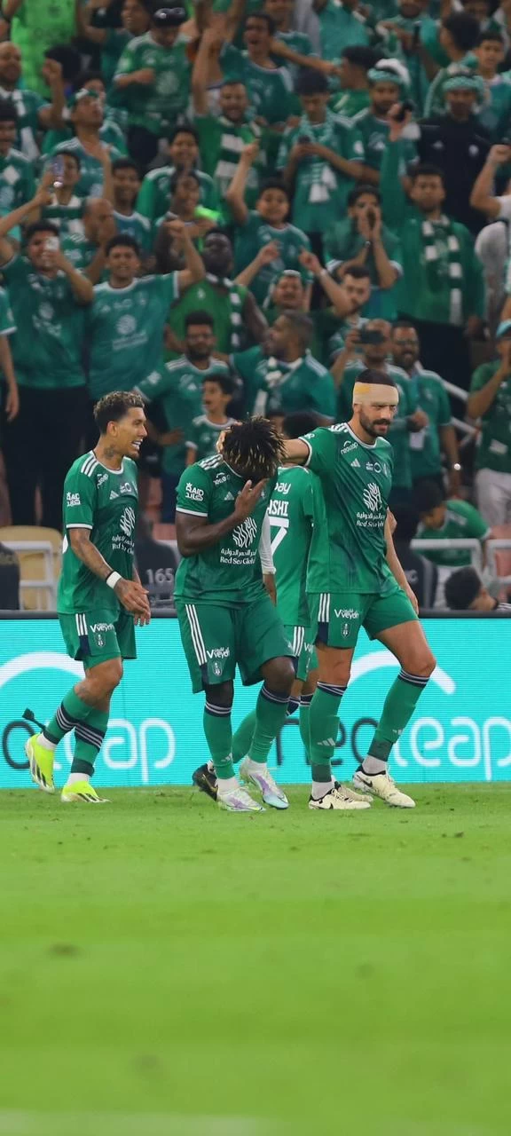 في قمة مثيرة ، موقعة الأهلي والفتح تنتهي بالتعادل الإيجابي.