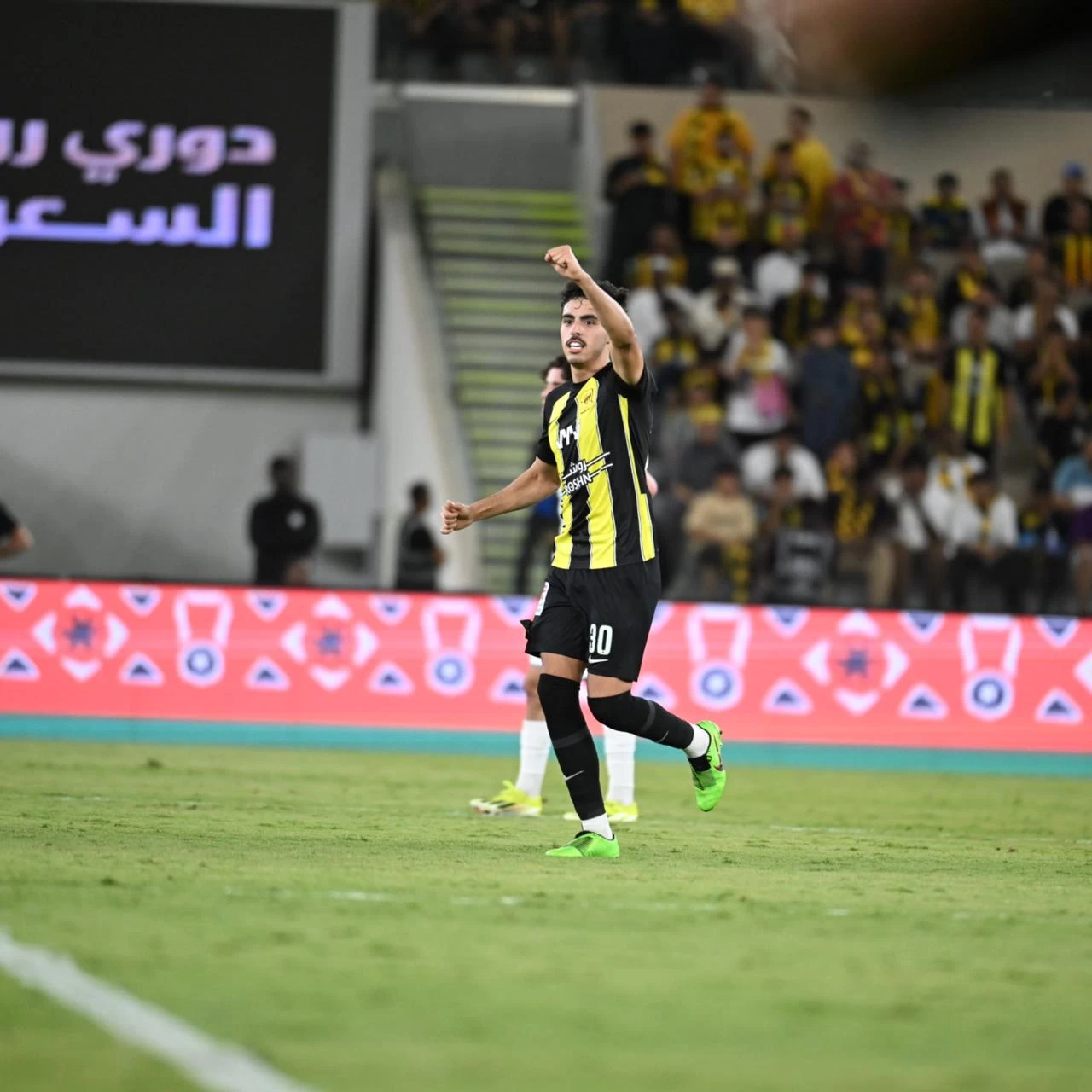 الاتحاد يعود لسكة الانتصارات بفوز ثمين على الأخدود.