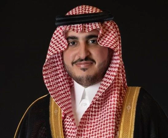 أمير منطقة الجوف يعزي مدير مركز الاتصالات الإدارية في الإمارة بوفاة والدته