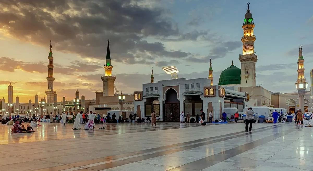 دعوة قاصدي المسجد النبوي للاستفادة من خدمة " حالة إشغال المصليات "