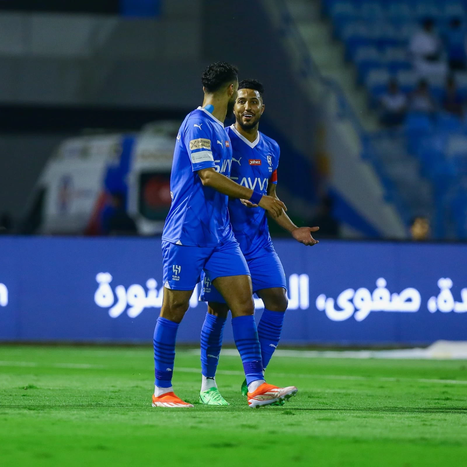 الهلال يهزم الخليج بأربعة أهداف مقابل هدف ويصل للفوز الـ 32 على التوالي 