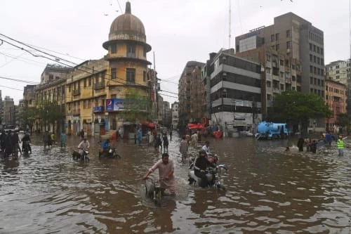 مصرع 29 شخصاً في باكستان جراء الصواعق الرعدية والأمطار الغزيرة