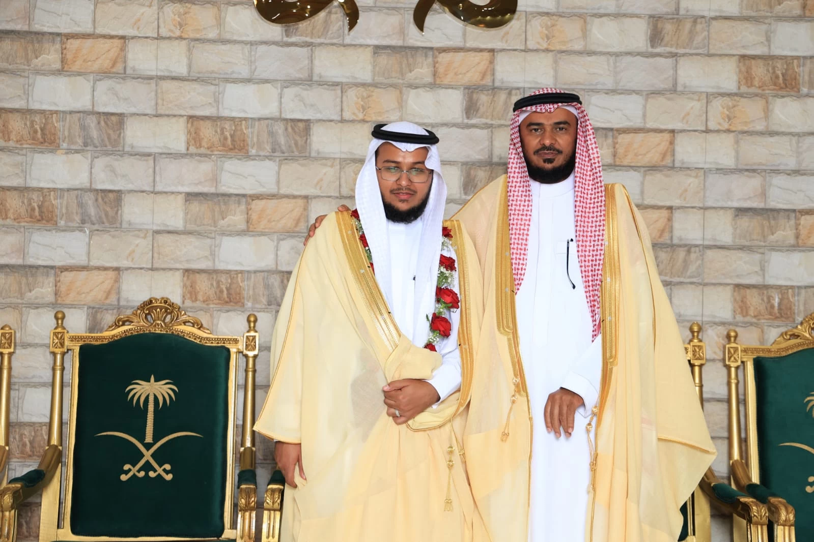 " القاضي " أسامة مشهور في القفص الذهبي 