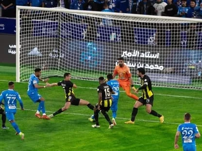 الاتحاد يطلب تأجيل مواجهته أمام الهلال في نصف نهائي كأس الملك