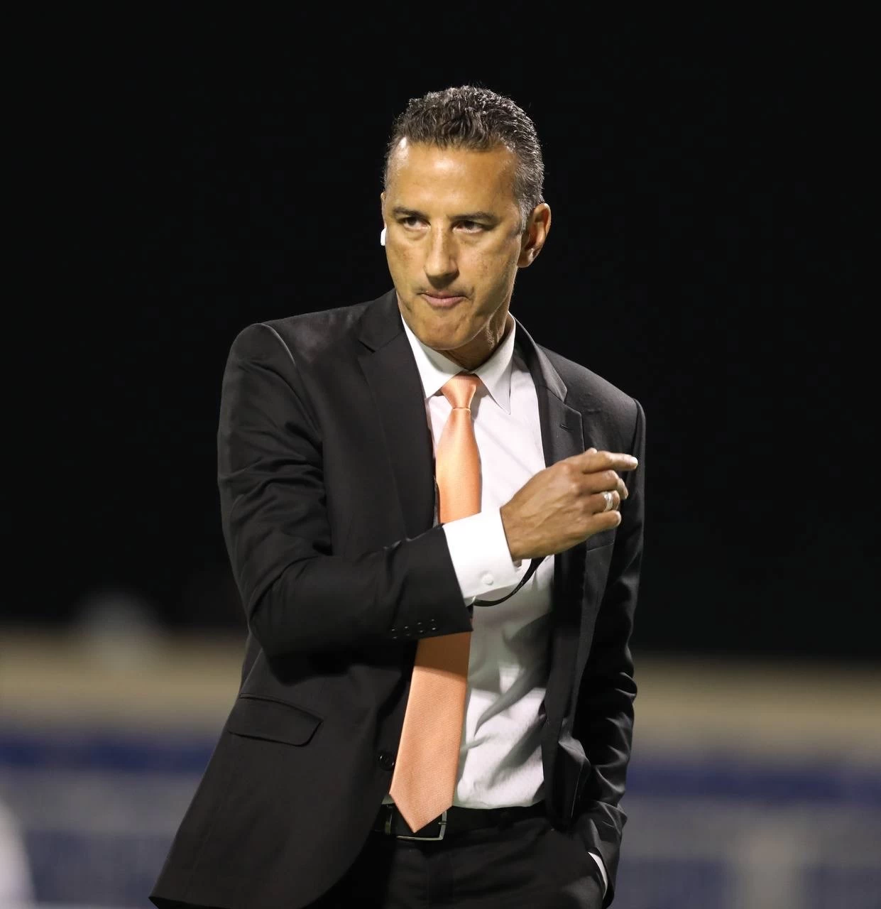 بـ 10 ملايين دولار .. البرازيلي شاموسكا مدرباً لنادي نيوم لمدة موسمين 