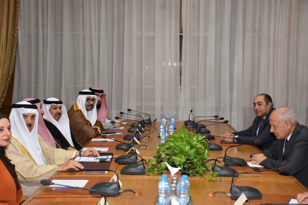 رئيس مجلس النواب البحريني يلتقي الأمين العام لجامعة الدول العربية