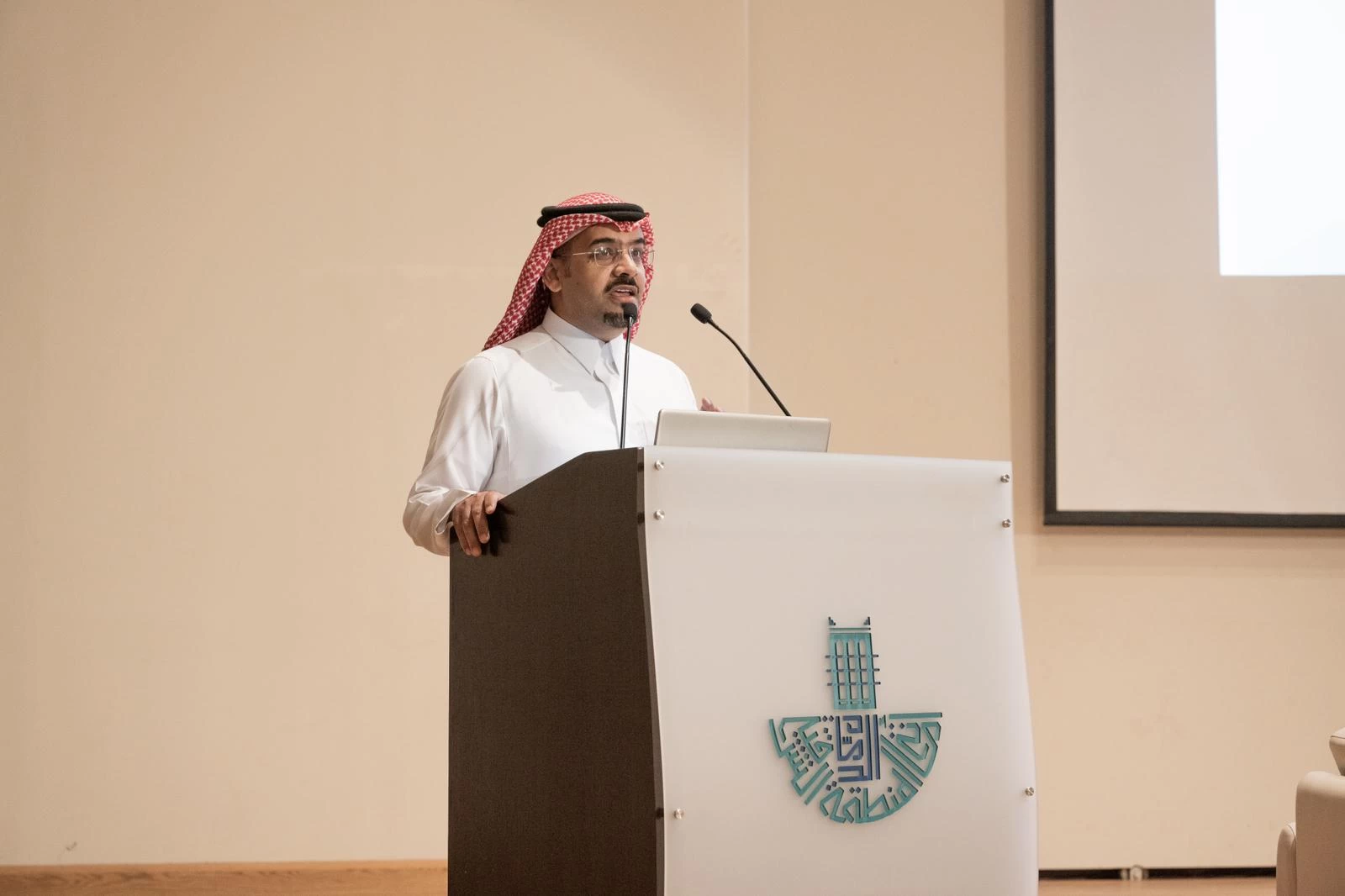 أمانة الشرقية تقيم ندوة تجسير الفجوه بين النظرية والتطبيق