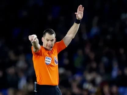 استعمال كاميرا على رأس حكم مباراة كريستال بالاس ومانشستر يونايتد