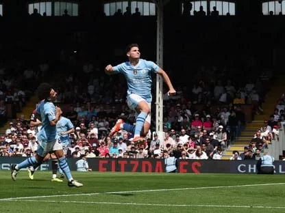 المان سيتي يقترب من حسم لقب الدوري برباعية فولهام 