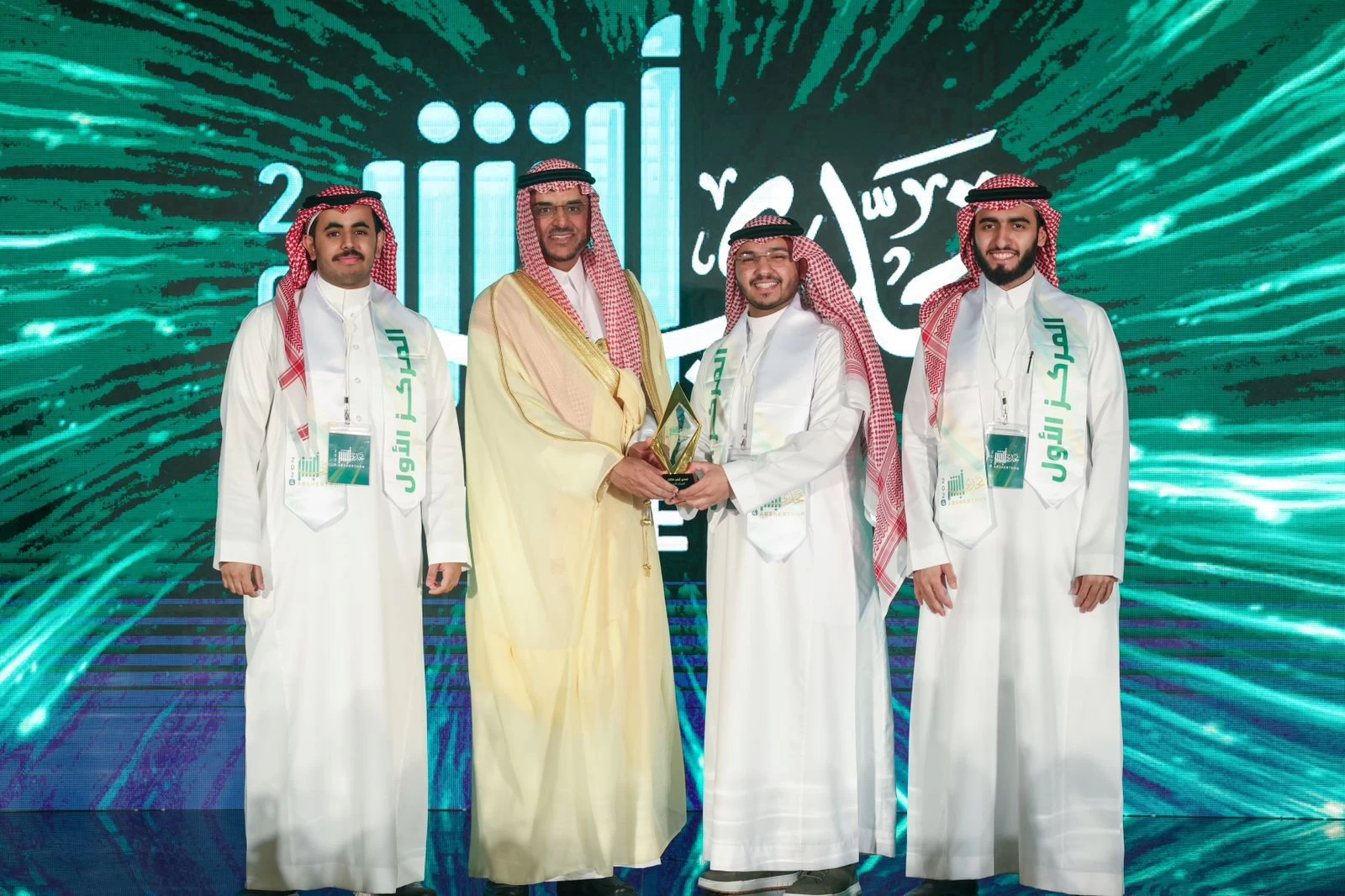 مساعد وزير الداخلية لشؤون التقنية يتوّج الفائزين في تحدي أبشر 2024