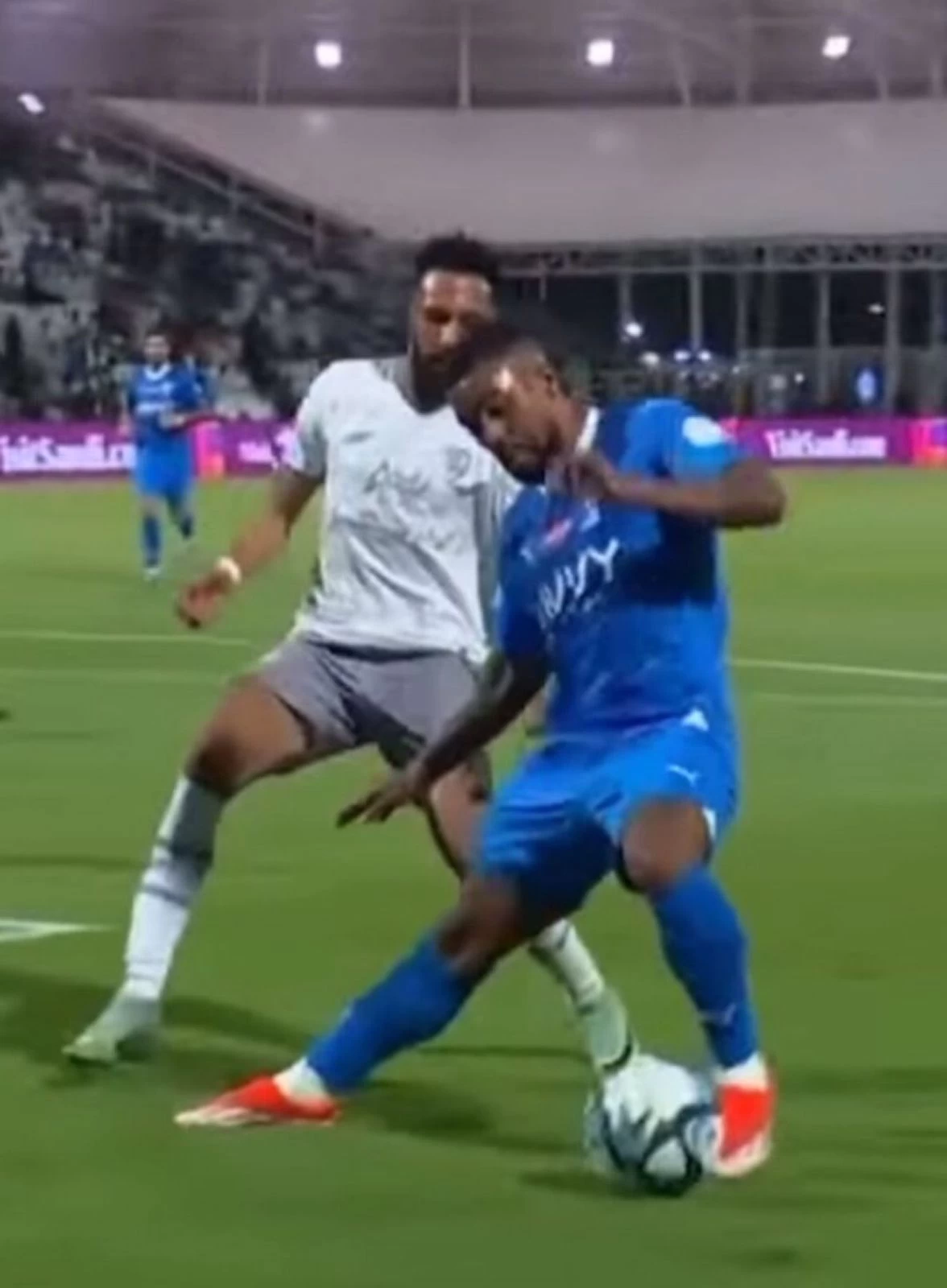 إصابة مزعجة تقلق الهلاليين قبل نهائي كأس الملك 