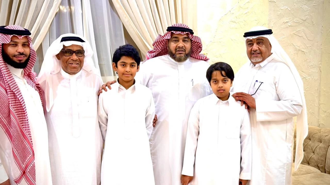 أبناء إنسان" يقدمون واجب العزاء للزميل المبارك في وفاة والدته