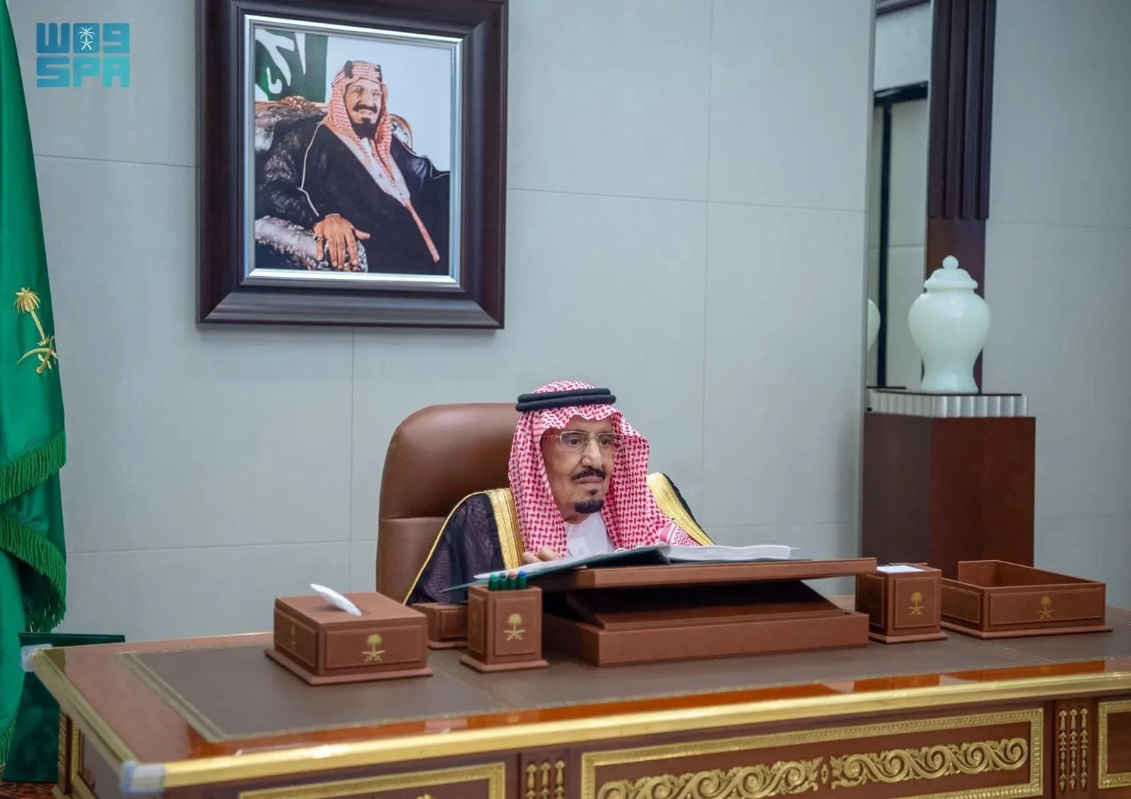 مجلس الوزراء يعقد جلسته ـ عبر الاتصال المرئي ــ برئاسة خادم الحرمين الشريفين