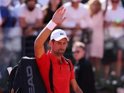 عملية جراحية تهدد مشاركة دجوكوفيتش في بطولة ويمبلدون للتنس 